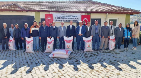 Hisarcıkta çiftçilere yüzde 50 hibeli 40 ton arpa ve buğday tohumu dağıtıldı