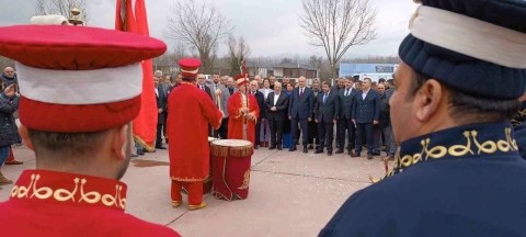 Yüzde 73 zam bayram havası estirdi, mehterle kutladılar