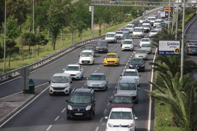 İzmirde trafiğe kayıtlı araç sayısı yüzde 5,2 arttı